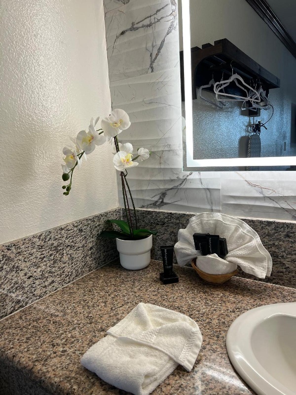 Starlight Inn Huntington Beach image 16